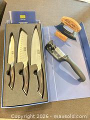MaxSold Auction: Knife lot - Gananoque (Ontario, Canada) SELLER MANAGED Downsizing Online Auction -Elmwood Drive