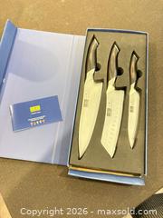 MaxSold Auction: Knife lot - Gananoque (Ontario, Canada) SELLER MANAGED Downsizing Online Auction -Elmwood Drive