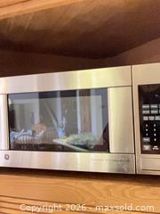 MaxSold Auction: Microwave - South Huron (Ontario, Canada) PARTNER MANAGED Estate Sale Online Auction - Gidley Street West