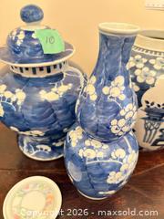 MaxSold Auction: Blue & White Porcelain/Ceramic Oriental Jar & Vase B - Mississippi Mills (Ontario, Canada) Moving Online Auction - Vaughan Street