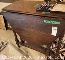 MaxSold Auction: Vintage Oak Drop-Leaf Table C - Mississippi Mills (Ontario, Canada) Moving Online Auction - Vaughan Street