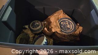MaxSold Auction: Wedgwood Willow and other Blue & White Servingware B - Mississippi Mills (Ontario, Canada) Moving Online Auction - Vaughan Street