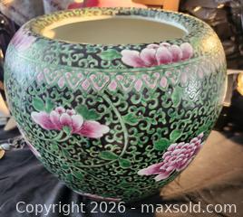 MaxSold Auction: Vintage Handpainted Chinese Porcelain Large Floral Jardiniere - Richmond (British Columbia, Canada) SELLER MANAGED Downsizing Online Auction - Riverside Way (STORAGE)