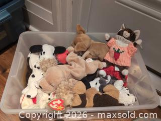 MaxSold Auction: Action Figures, Beanie Babies, Playset Pieces & Trains B - Port Hope (Ontario, Canada) Estate Sale Online Auction - Sherbourne Street