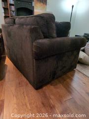 MaxSold Auction: La-Z-Boy Corduroy Loveseat D - Port Hope (Ontario, Canada) Estate Sale Online Auction - Sherbourne Street