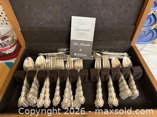 MaxSold Auction: Vintage Oneida Silver-Plated Flatware Lot, with Original Box - Vaughan (Ontario, Canada) SELLER MANAGED Estate Sale Online Auction - Rodeo Drive