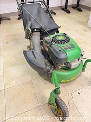 MaxSold Auction: John Deere JS40 Self-Propelled Walk-Behind Mower - East Brunswick (New Jersey, USA) SELLER MANAGED Reseller Online Auction -  Tices Lane
