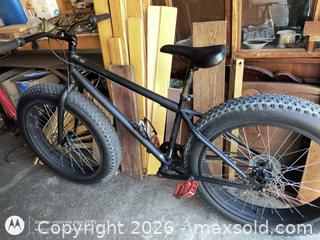 MaxSold Auction: Black Fat Tire Bicycle, Multi Speed, Mechanical Disc Brakes - South Frontenac (Ontario, Canada) SELLER MANAGED Downsizing Online Auction - Battersea