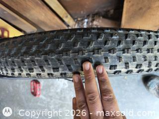 MaxSold Auction: Black Fat Tire Bicycle, Multi Speed, Mechanical Disc Brakes - South Frontenac (Ontario, Canada) SELLER MANAGED Downsizing Online Auction - Battersea