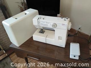 MaxSold Auction: Pfaff Hobby 382 Sewing Machine, White - Hamilton (Ontario, Canada) SELLER MANAGED Estate Sale Online Auction - Mayflower Avenue
