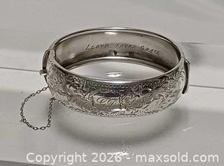 MaxSold Auction: Vintage Sterling Silver Etched Floral Cuff Bangle Bracelet Marked  - Toronto (Ontario, Canada) PARTNER MANAGED Reseller Online Auction - Queen Street West