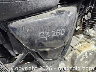 MaxSold Auction: Suzuki Marauder (GZ250) 250cc Motorcycle, Black, For Parts VIN VTTNJ48A762101151 - Toronto (Ontario, Canada) PARTNER MANAGED Reseller Online Auction - Coldwater Road