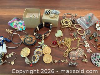 MaxSold Auction: Assorted Jewelry Lot — Earrings, Necklaces, Brooches, Bracelets - Okatie (South Carolina, USA) SELLER MANAGED Moving Online Auction - Bee Tree Drive