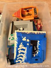MaxSold Auction: HUGE Mixed VINTAGE LEGOs - Okatie (South Carolina, USA) SELLER MANAGED Moving Online Auction - Bee Tree Drive