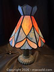 MaxSold Auction: Sweet Pink + Blue Stained Glass Table Lamp Works Fine - Toronto (Ontario, Canada) PARTNER MANAGED Reseller Online Auction - Railside Road
