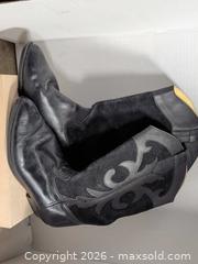 MaxSold Auction: Cowgirl boots - Calgary (Alberta, Canada) SELLER MANAGED Estate Sale Online Auction - 59 Avenue Southeast