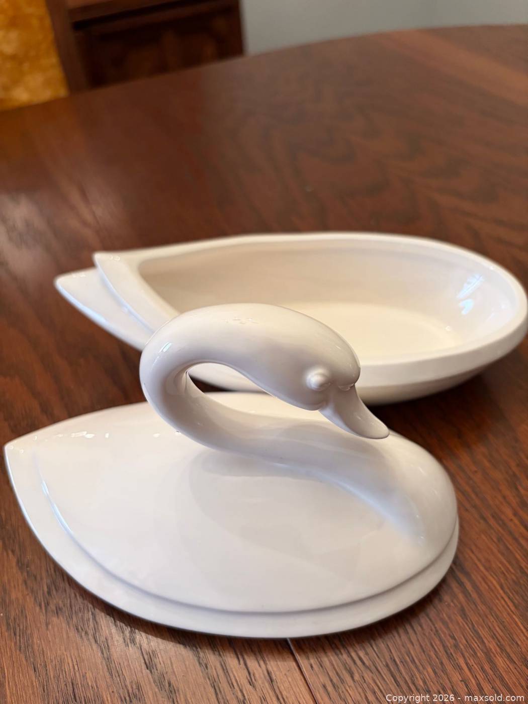 ❤★Super White Swan★上下partyまつげスーパーホワイトスワン White porcelain swan covered dish | Maxsold