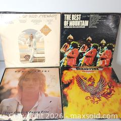 MaxSold Auction: Lot Of Vintage Vinyl Records - Riverview (Florida, USA) SELLER MANAGED Downsizing Online Auction - Holly Heath Drive