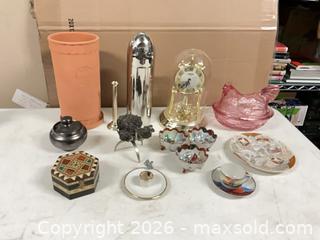 MaxSold Auction: 12 Assorted Pieces of Glassware - lot 1134 - East Cocalico Township (Pennsylvania, USA) PARTNER MANAGED Estate Sale Online Auction - West Church Street