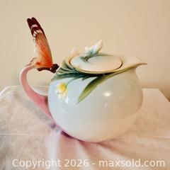 MaxSold Auction: Franz Butterfly 14 Piece Tea Set  - West Windsor Township (New Jersey, USA) SELLER MANAGED Estate Sale Online Auction - Wilson Way South