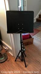 MaxSold Auction: Gleam Black Telescoping Music Stand, Metal/Plastic - Toronto (Ontario, Canada) PARTNER MANAGED Estate Sale Online Auction -  Saint Andrews Gardens