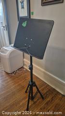 MaxSold Auction: Gleam Black Telescoping Music Stand, Metal/Plastic - Toronto (Ontario, Canada) PARTNER MANAGED Estate Sale Online Auction -  Saint Andrews Gardens