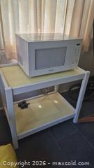 MaxSold Auction: Magic Chef White Countertop Microwave with Wooden 2-Shelf Stand - Toronto (Ontario, Canada) PARTNER MANAGED Estate Sale Online Auction -  Saint Andrews Gardens