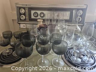 MaxSold Auction: Vintage Mid-Century Mixed Glassware Set with Decanter - Toronto (Ontario, Canada) PARTNER MANAGED Estate Sale Online Auction -  Saint Andrews Gardens