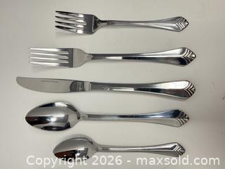 MaxSold Auction: Lagostina 60-Piece Stainless Steel Flatware Set - Stratford (Ontario, Canada) PARTNER MANAGED Estate Sale Online Auction - Cawston Street (CONDO)