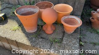 MaxSold Auction: Lot of 5 Terracotta Clay Garden Planters - Beckwith (Ontario, Canada) SELLER MANAGED Downsizing Online Auction -  6th Line Beckwith