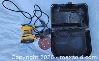 MaxSold Auction: DeWALT D26453 5 in Random Orbit Sander Corded Electric - Saanich (British Columbia, Canada) SELLER MANAGED Downsizing Online Auction - Carey Rd.