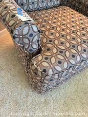 MaxSold Auction: Swivel Chair B - North Whitehall Township (Pennsylvania, USA) PARTNER MANAGED Downsizing Online Auction - Vista Drive