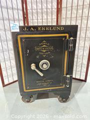 MaxSold Auction: Diebold / J.A. Ekelund Steel Safe, Black with Gold Trim - Warwick (Rhode Island, USA) SELLER MANAGED Reseller Online Auction - Warwick Avenue