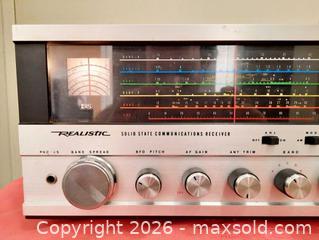 MaxSold Auction: Fully Serviced REALISTIC/RADIO SHACK DX-160 Communication Receiver/Ham Radio+Speaker  - Ottawa (Ontario, Canada) SELLER MANAGED Downsizing Online Auction -  Russell Road