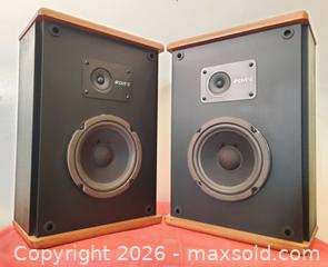 MaxSold Auction: Vintage Baby ADVENT Loudspeakers Speakers with New Foam Surrounds-MINT Condition  - Ottawa (Ontario, Canada) SELLER MANAGED Downsizing Online Auction -  Russell Road