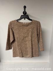 MaxSold Auction: Leopard woman size M - Vancouver (British Columbia, Canada) PARTNER MANAGED Downsizing Online Auction - Venables Street