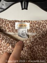 MaxSold Auction: Leopard woman size M - Vancouver (British Columbia, Canada) PARTNER MANAGED Downsizing Online Auction - Venables Street