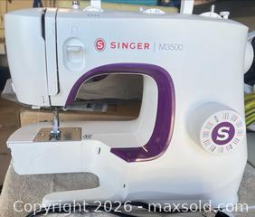 MaxSold Auction: Singer M3500 Mechanical/Electronic Sewing Machine - Sarnia (Ontario, Canada) PARTNER MANAGED Downsizing Online Auction - Plymouth Street