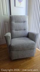 MaxSold Auction: Elran Light Gray Fabric Recliner Chair with Swivel Base - Pembroke (Ontario, Canada) PARTNER MANAGED Downsizing Online Auction - Ellis Avenue