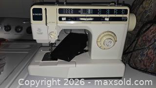 MaxSold Auction: Singer 9812C Sewing Machine - Pembroke (Ontario, Canada) PARTNER MANAGED Downsizing Online Auction - Ellis Avenue