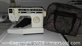 MaxSold Auction: Singer 9812C Sewing Machine - Pembroke (Ontario, Canada) PARTNER MANAGED Downsizing Online Auction - Ellis Avenue