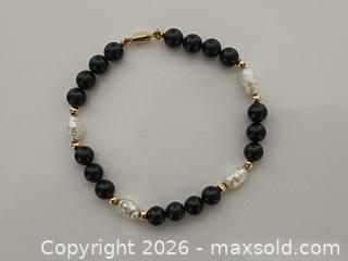 MaxSold Auction: Black Onyx & Fresh Water Pearl Beads with 14K Clasp & Beads Bracelet Marked  - Toronto (Ontario, Canada) PARTNER MANAGED Reseller Online Auction - Queen Street West
