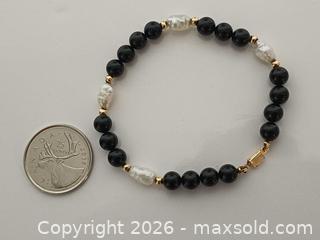 MaxSold Auction: Black Onyx & Fresh Water Pearl Beads with 14K Clasp & Beads Bracelet Marked  - Toronto (Ontario, Canada) PARTNER MANAGED Reseller Online Auction - Queen Street West