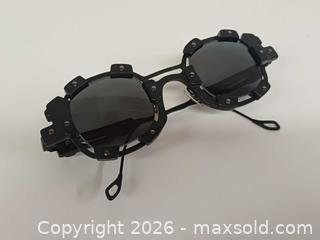 MaxSold Auction: Kuborum Maske V1 Sunglasses  - Toronto (Ontario, Canada) PARTNER MANAGED Reseller Online Auction - Queen Street West
