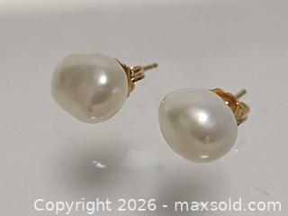 MaxSold Auction: Nature Fresh Water Pearl with 14K Gold Backing Earrings Set Marked  - Toronto (Ontario, Canada) PARTNER MANAGED Reseller Online Auction - Queen Street West