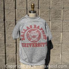 MaxSold Auction: 1970s Dallas Baptist University Short Sleeve Sweatshirt  - Toronto (Ontario, Canada) PARTNER MANAGED Reseller Online Auction -  Crouse Road (STORAGE)