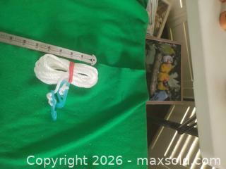 MaxSold Auction: White Polypropylene Twisted Rope / Clothesline 4–6 mm, 2–5 m - San Mateo (California, USA) SELLER MANAGED Moving Online Auction - Seville Way