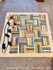 MaxSold Auction: Less than three year-old Quilt - Johnstown (Colorado, USA) SELLER MANAGED Downsizing Online Auction -  Sloan Drive