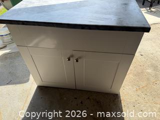 MaxSold Auction: laundry cabinet - Peterborough (Ontario, Canada) SELLER MANAGED Moving Online Auction - Dobbin Avenue .