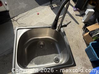 MaxSold Auction: Laundry sink - Peterborough (Ontario, Canada) SELLER MANAGED Moving Online Auction - Dobbin Avenue .